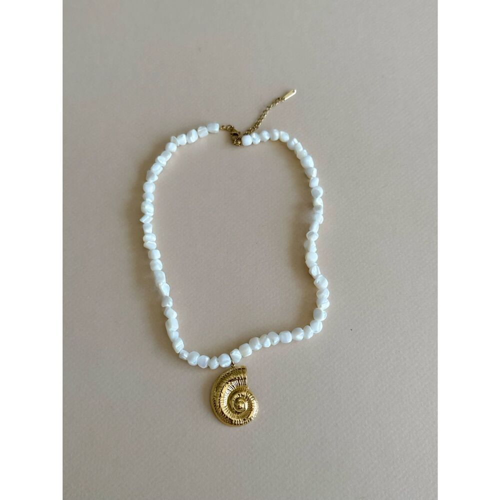 Shell Pendant Necklace #2586 - Picture 4 of 4